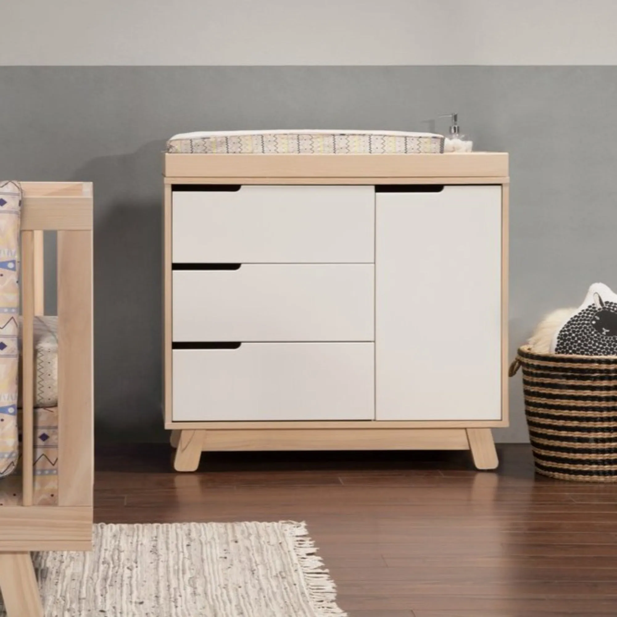 BABYLETTO Hudson 3-Drawer Changer Dresser with Removable Changing Tray