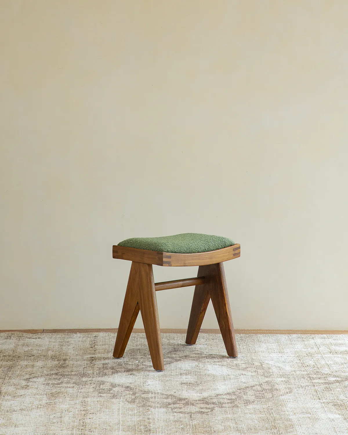 Chandigarh Easy Stool