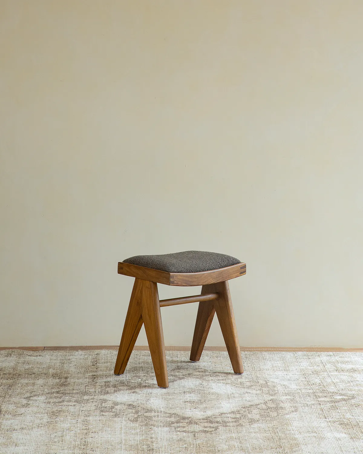 Chandigarh Easy Stool