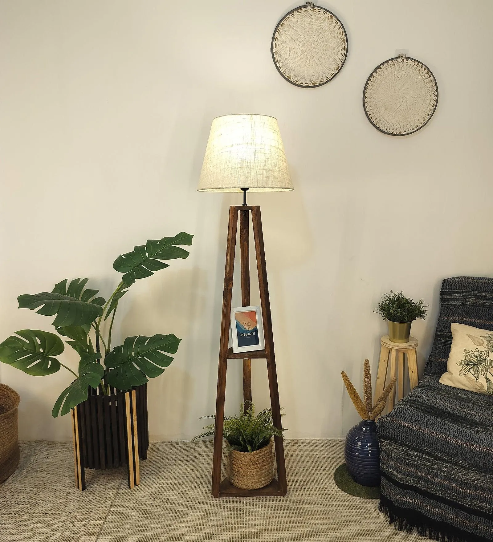 Modern Pinewood Vantage Floor Lamp – Elegant Square Design