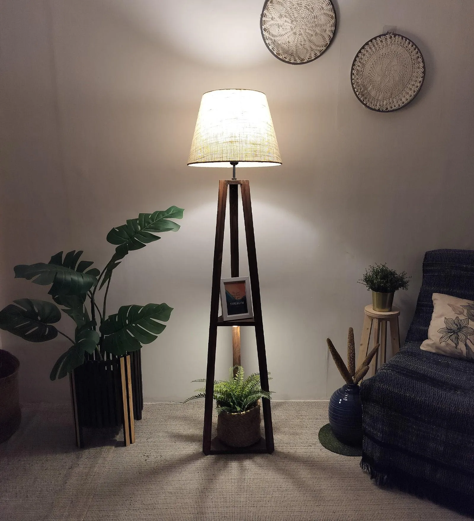 Modern Pinewood Vantage Floor Lamp – Elegant Square Design