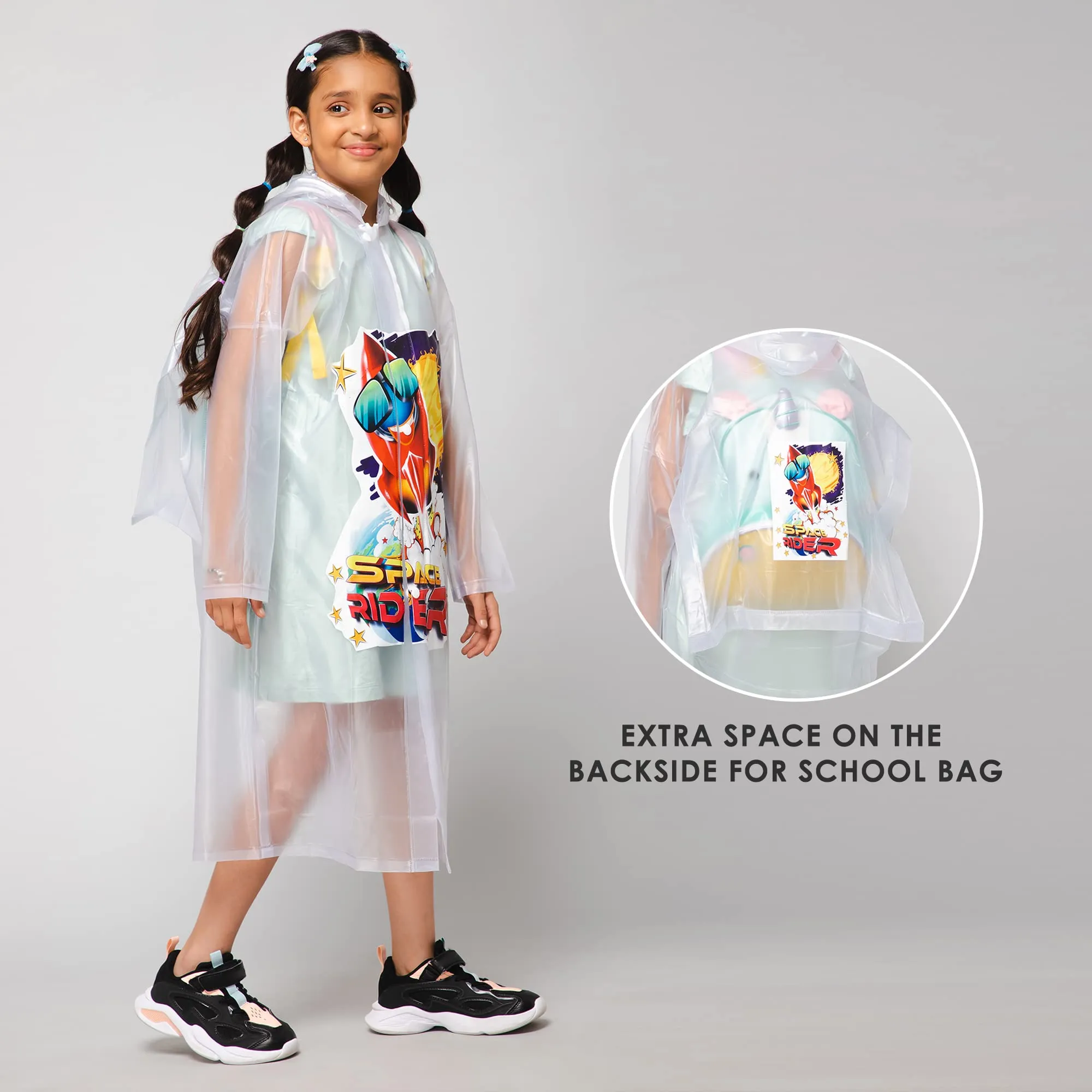 THE CLOWNFISH Toon Caper Series Kids Waterproof PVC Longcoat with Adjustable Hood & Extra Space for Backpack/Schoolbag Holding. Printed Plastic Pouch. Kid Age-3-4 years (Link White-Transparent)